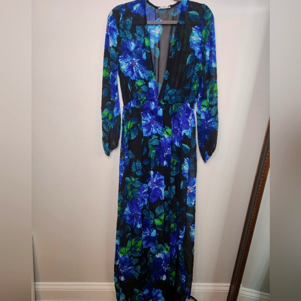 Double Slit Dress - Picture 3 of 4